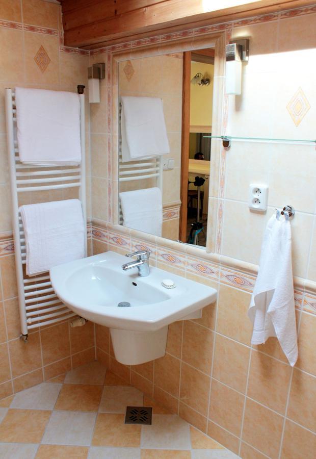 Hotel Orix Jáchymov Eksteriør bilde